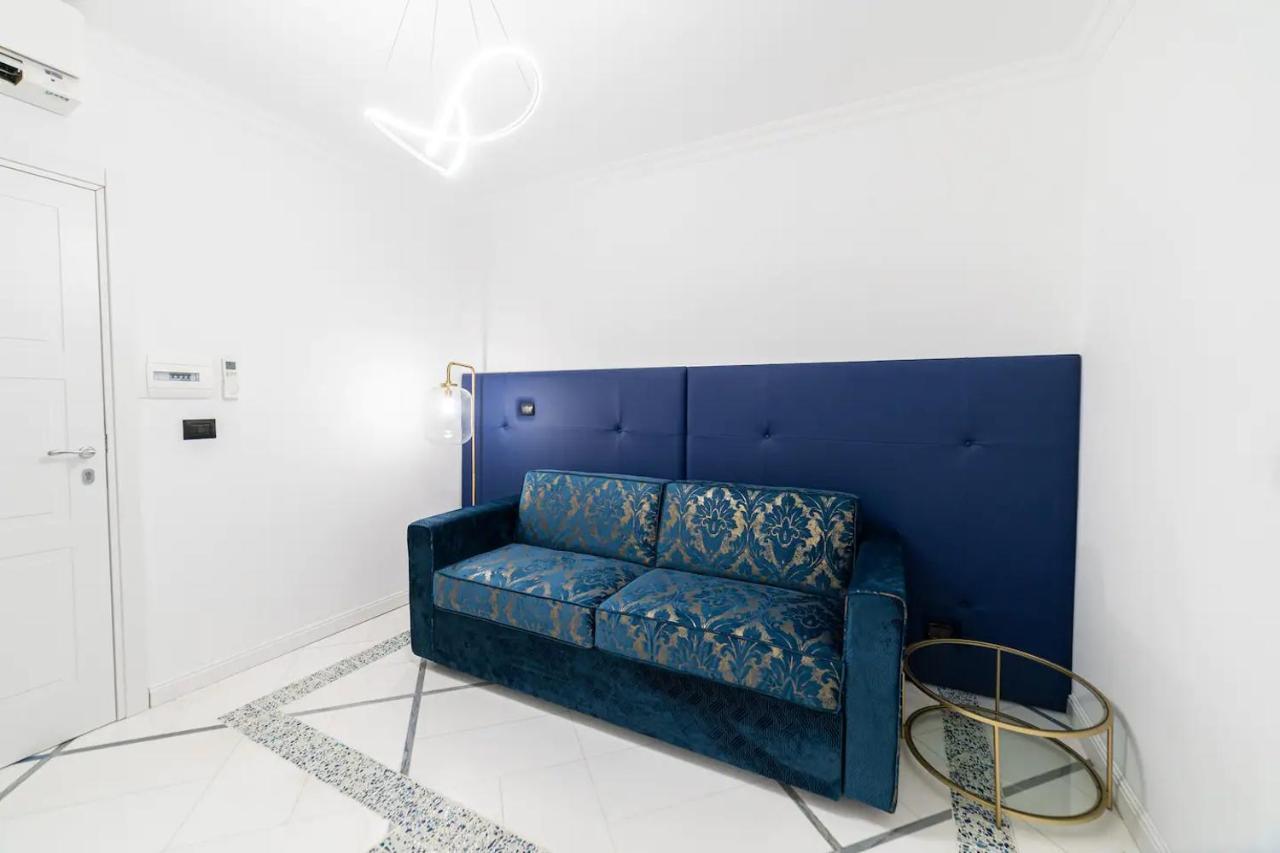 Apartments Hotel Real Suite Napoli Chiaia Mergellina Luaran gambar