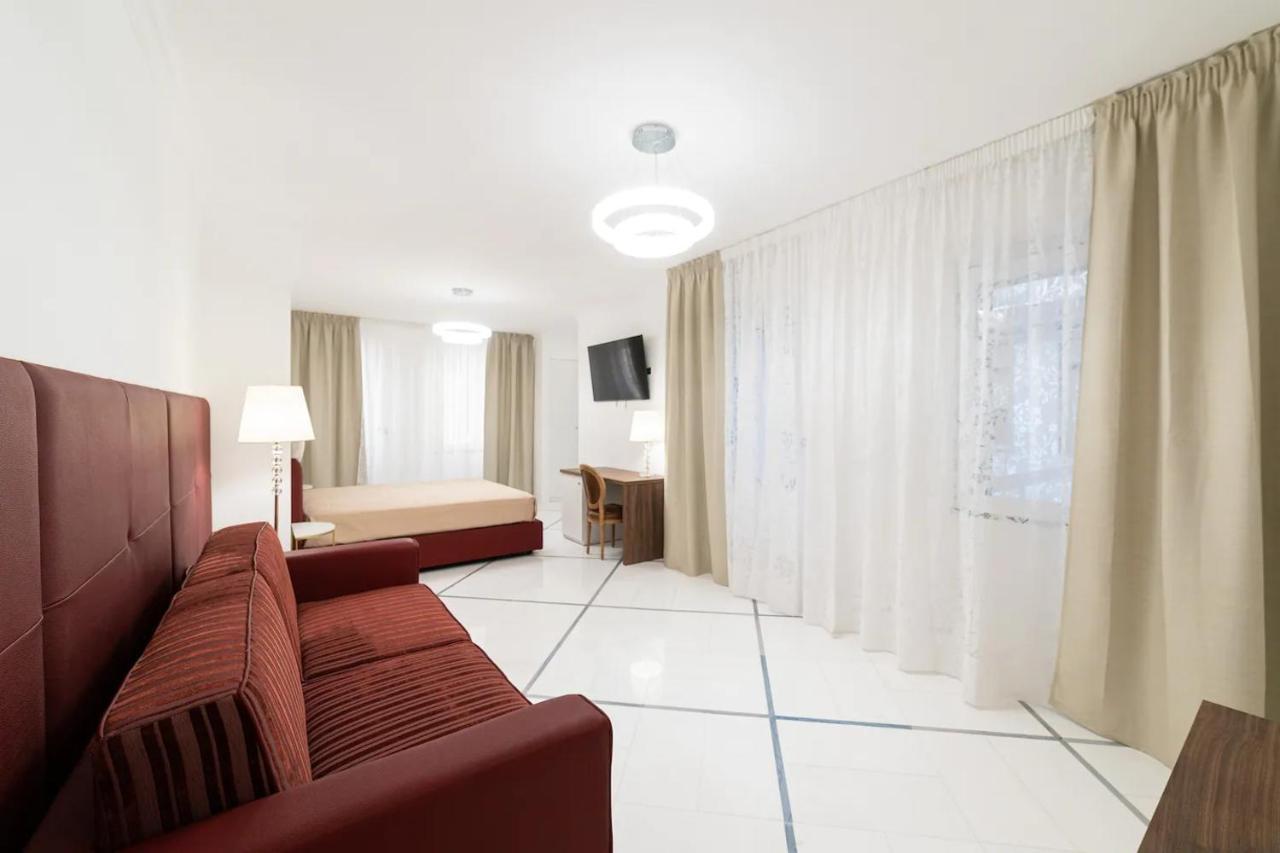 Apartments Hotel Real Suite Napoli Chiaia Mergellina Luaran gambar